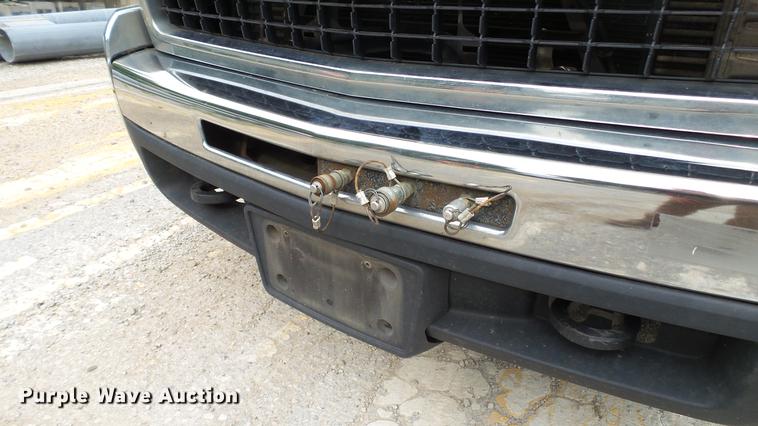 image for item DD7371 2008 Chevrolet Silverado 3500HD flatbed pickup truck