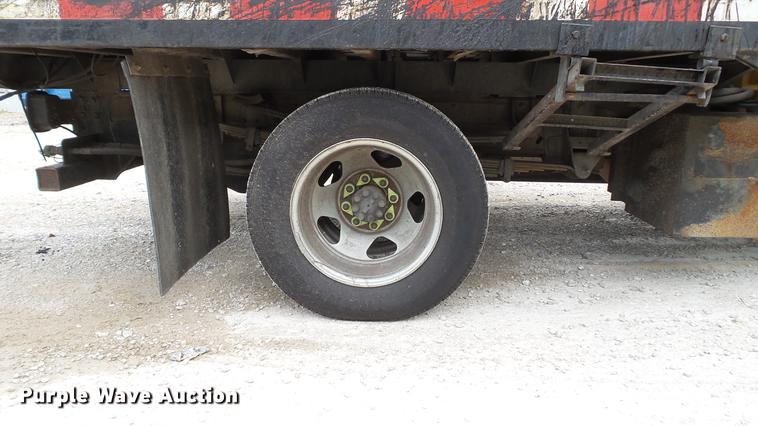 image for item DD7371 2008 Chevrolet Silverado 3500HD flatbed pickup truck