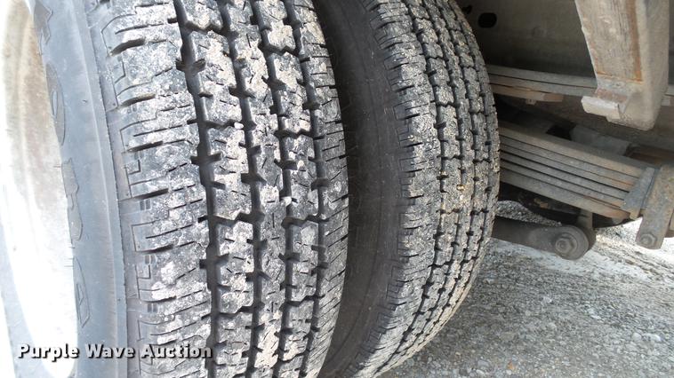 image for item DD7371 2008 Chevrolet Silverado 3500HD flatbed pickup truck