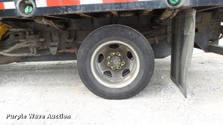 image for item DD7371 2008 Chevrolet Silverado 3500HD flatbed pickup truck