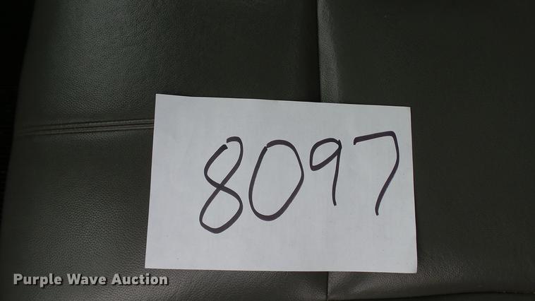 image for item DD7371 2008 Chevrolet Silverado 3500HD flatbed pickup truck