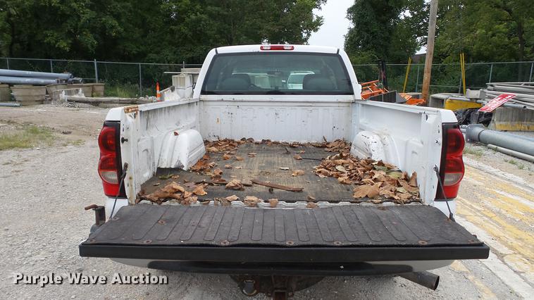 image for item DD7372 2006 Chevrolet Silverado 2500HD Ext. Cab pickup truck