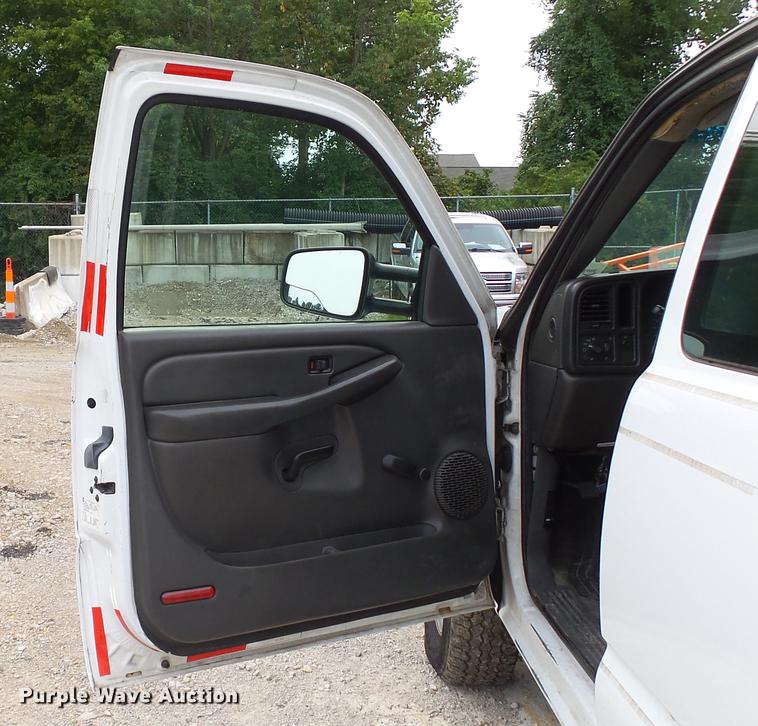 image for item DD7372 2006 Chevrolet Silverado 2500HD Ext. Cab pickup truck