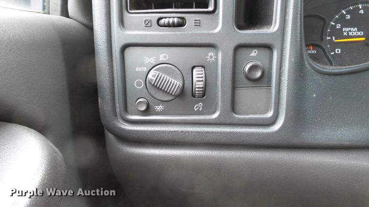 image for item DD7372 2006 Chevrolet Silverado 2500HD Ext. Cab pickup truck