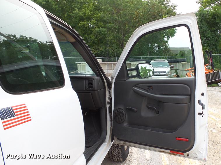 image for item DD7372 2006 Chevrolet Silverado 2500HD Ext. Cab pickup truck
