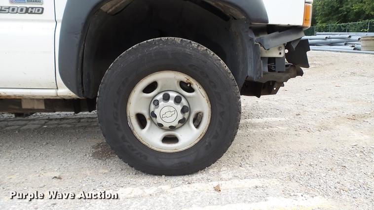image for item DD7372 2006 Chevrolet Silverado 2500HD Ext. Cab pickup truck