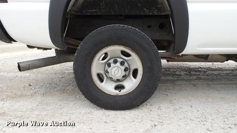 image for item DD7372 2006 Chevrolet Silverado 2500HD Ext. Cab pickup truck