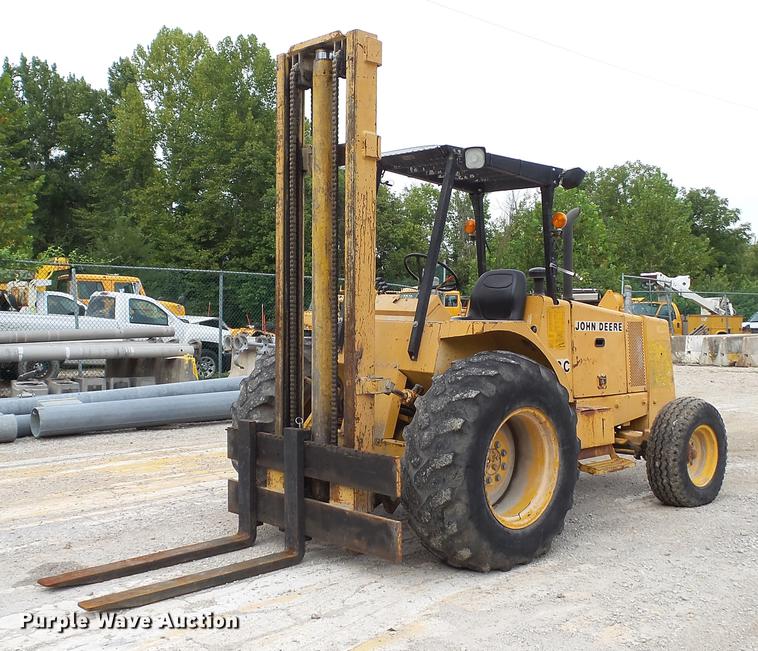 image for item DD7373 1986 John Deere 482C forklift