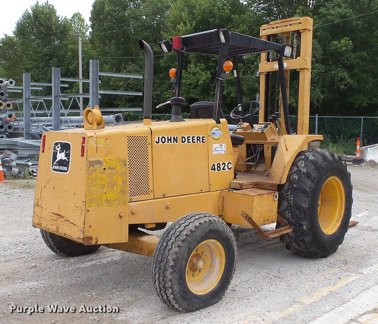 image for item DD7373 1986 John Deere 482C forklift