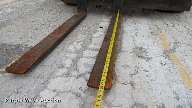 image for item DD7373 1986 John Deere 482C forklift