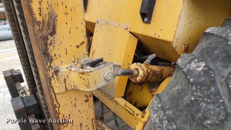 image for item DD7373 1986 John Deere 482C forklift