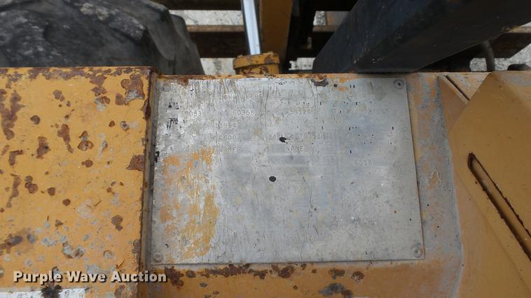 image for item DD7373 1986 John Deere 482C forklift