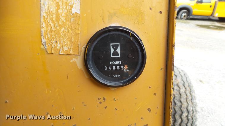 image for item DD7373 1986 John Deere 482C forklift