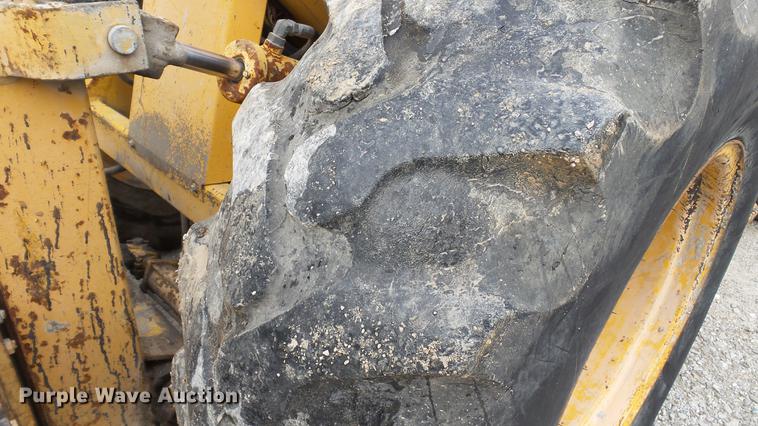 image for item DD7373 1986 John Deere 482C forklift