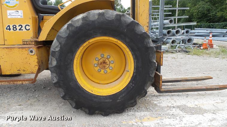 image for item DD7373 1986 John Deere 482C forklift