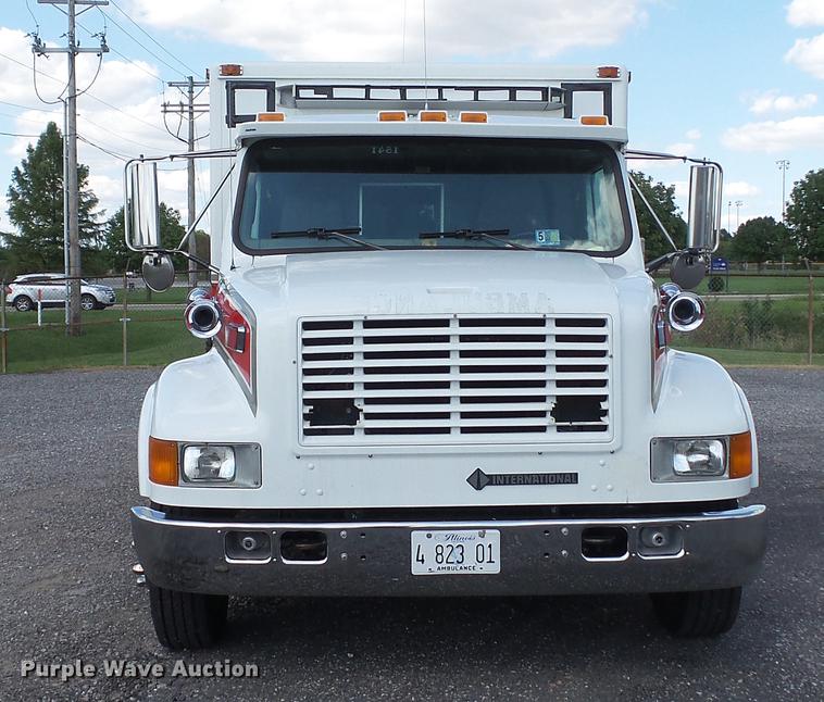 image for item DD7376 2001 International 4700 Lo-Profile ambulance