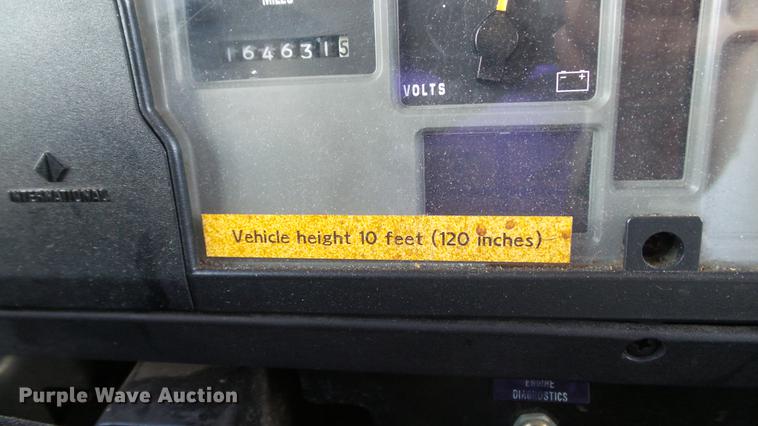 image for item DD7376 2001 International 4700 Lo-Profile ambulance