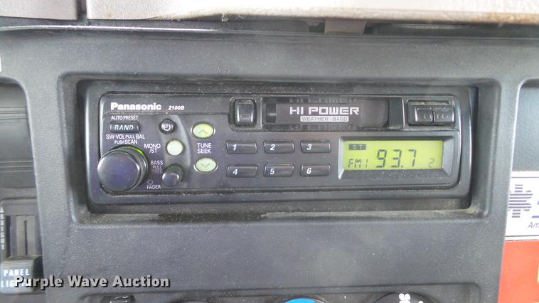 image for item DD7376 2001 International 4700 Lo-Profile ambulance