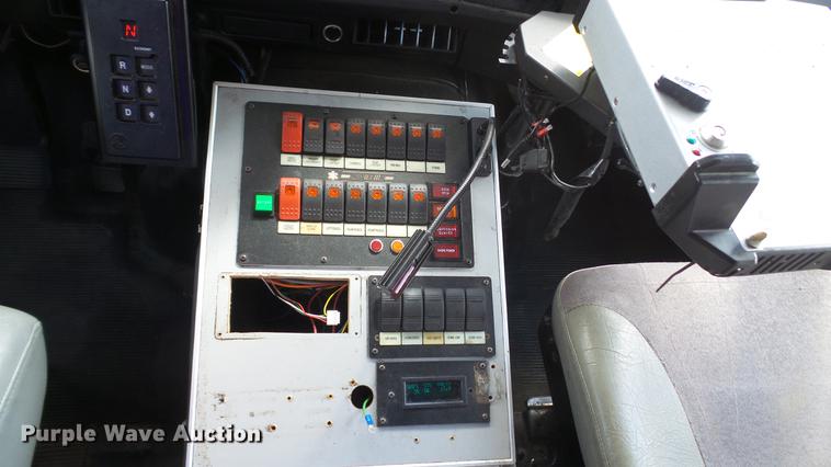 image for item DD7376 2001 International 4700 Lo-Profile ambulance