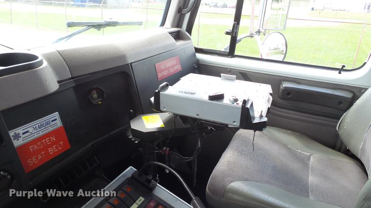 image for item DD7376 2001 International 4700 Lo-Profile ambulance