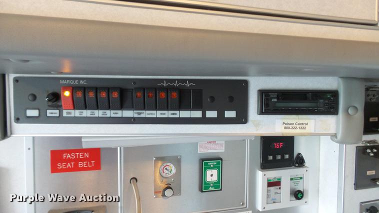 image for item DD7376 2001 International 4700 Lo-Profile ambulance