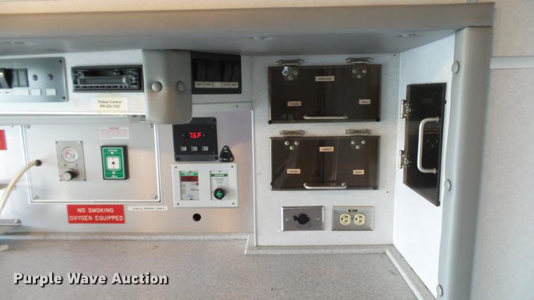 image for item DD7376 2001 International 4700 Lo-Profile ambulance