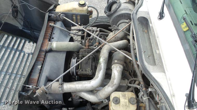 image for item DD7376 2001 International 4700 Lo-Profile ambulance