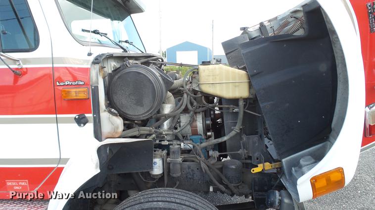 image for item DD7376 2001 International 4700 Lo-Profile ambulance