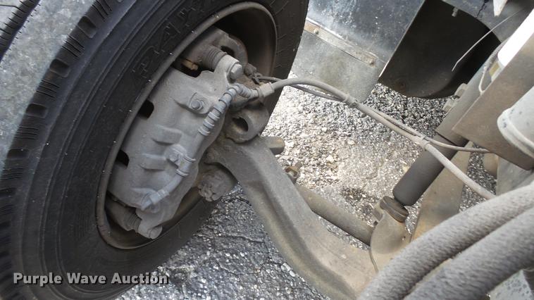 image for item DD7376 2001 International 4700 Lo-Profile ambulance