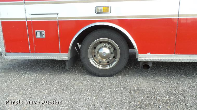 image for item DD7376 2001 International 4700 Lo-Profile ambulance