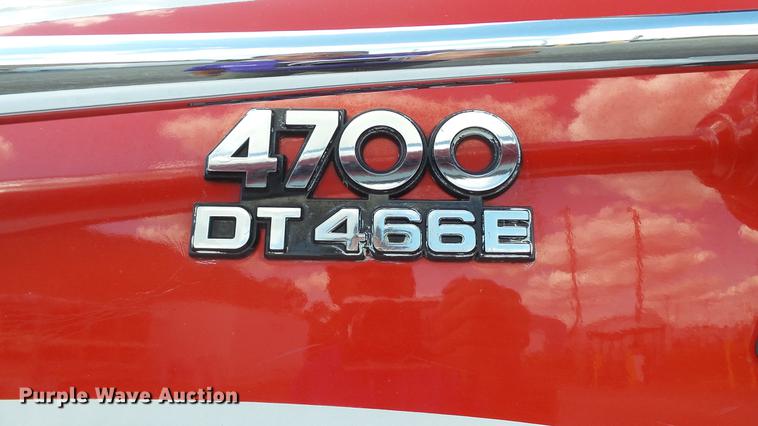 image for item DD7376 2001 International 4700 Lo-Profile ambulance