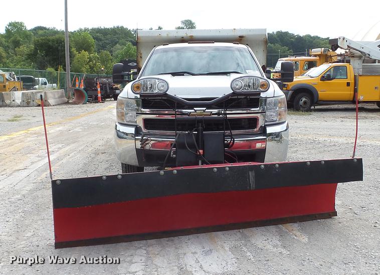 image for item DD7380 2009 Chevrolet Silverado 3500HD dump bed pickup truck
