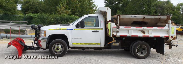 image for item DD7380 2009 Chevrolet Silverado 3500HD dump bed pickup truck