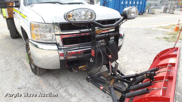 image for item DD7380 2009 Chevrolet Silverado 3500HD dump bed pickup truck