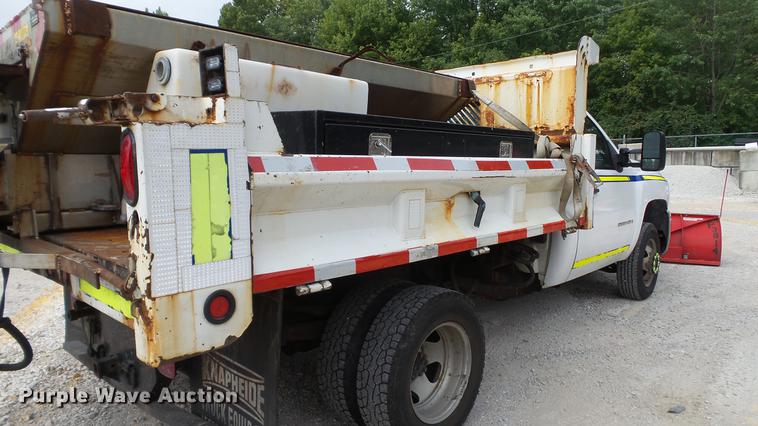 image for item DD7380 2009 Chevrolet Silverado 3500HD dump bed pickup truck