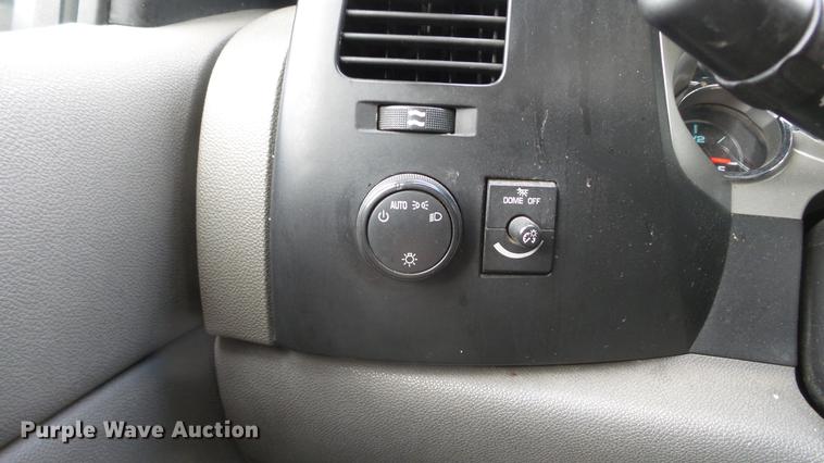 image for item DD7380 2009 Chevrolet Silverado 3500HD dump bed pickup truck