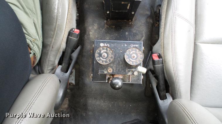 image for item DD7380 2009 Chevrolet Silverado 3500HD dump bed pickup truck