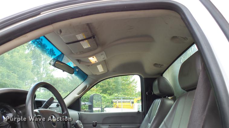 image for item DD7380 2009 Chevrolet Silverado 3500HD dump bed pickup truck