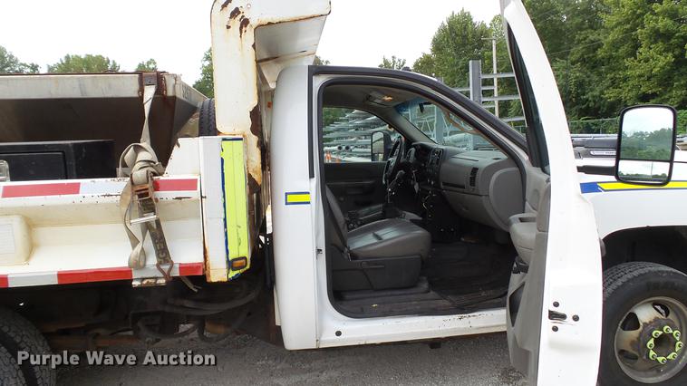 image for item DD7380 2009 Chevrolet Silverado 3500HD dump bed pickup truck