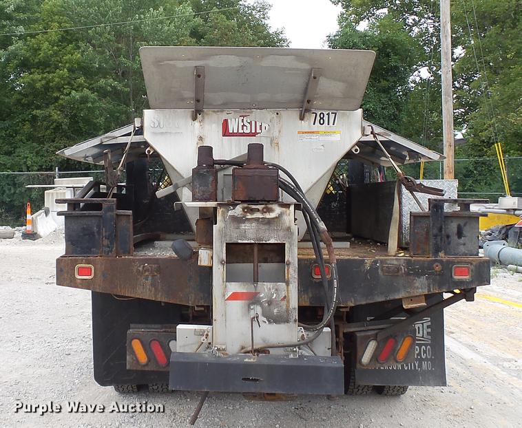 image for item DD7381 2006 Chevrolet Silverado 3500 dump flatbed pickup truck