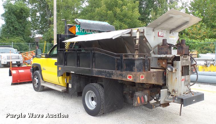 image for item DD7381 2006 Chevrolet Silverado 3500 dump flatbed pickup truck