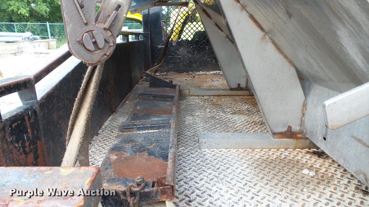 image for item DD7381 2006 Chevrolet Silverado 3500 dump flatbed pickup truck