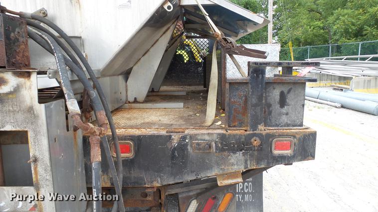 image for item DD7381 2006 Chevrolet Silverado 3500 dump flatbed pickup truck