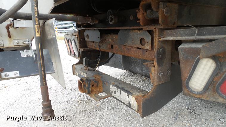 image for item DD7381 2006 Chevrolet Silverado 3500 dump flatbed pickup truck