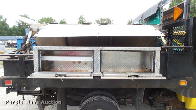 image for item DD7381 2006 Chevrolet Silverado 3500 dump flatbed pickup truck