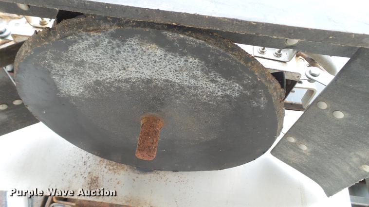 image for item DD7381 2006 Chevrolet Silverado 3500 dump flatbed pickup truck