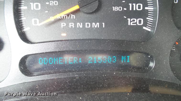 image for item DD7381 2006 Chevrolet Silverado 3500 dump flatbed pickup truck