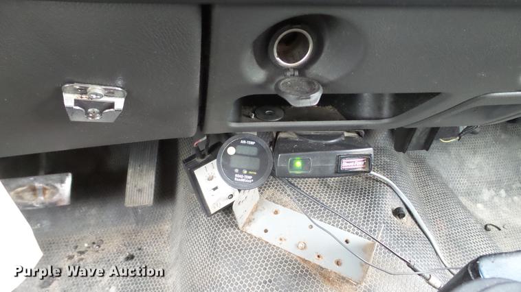 image for item DD7381 2006 Chevrolet Silverado 3500 dump flatbed pickup truck