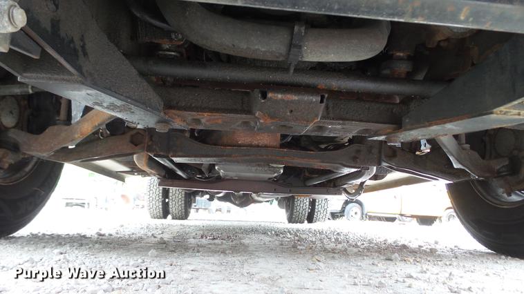 image for item DD7381 2006 Chevrolet Silverado 3500 dump flatbed pickup truck