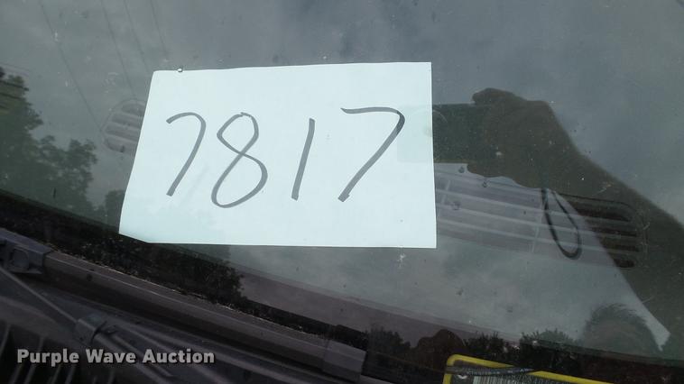 image for item DD7381 2006 Chevrolet Silverado 3500 dump flatbed pickup truck